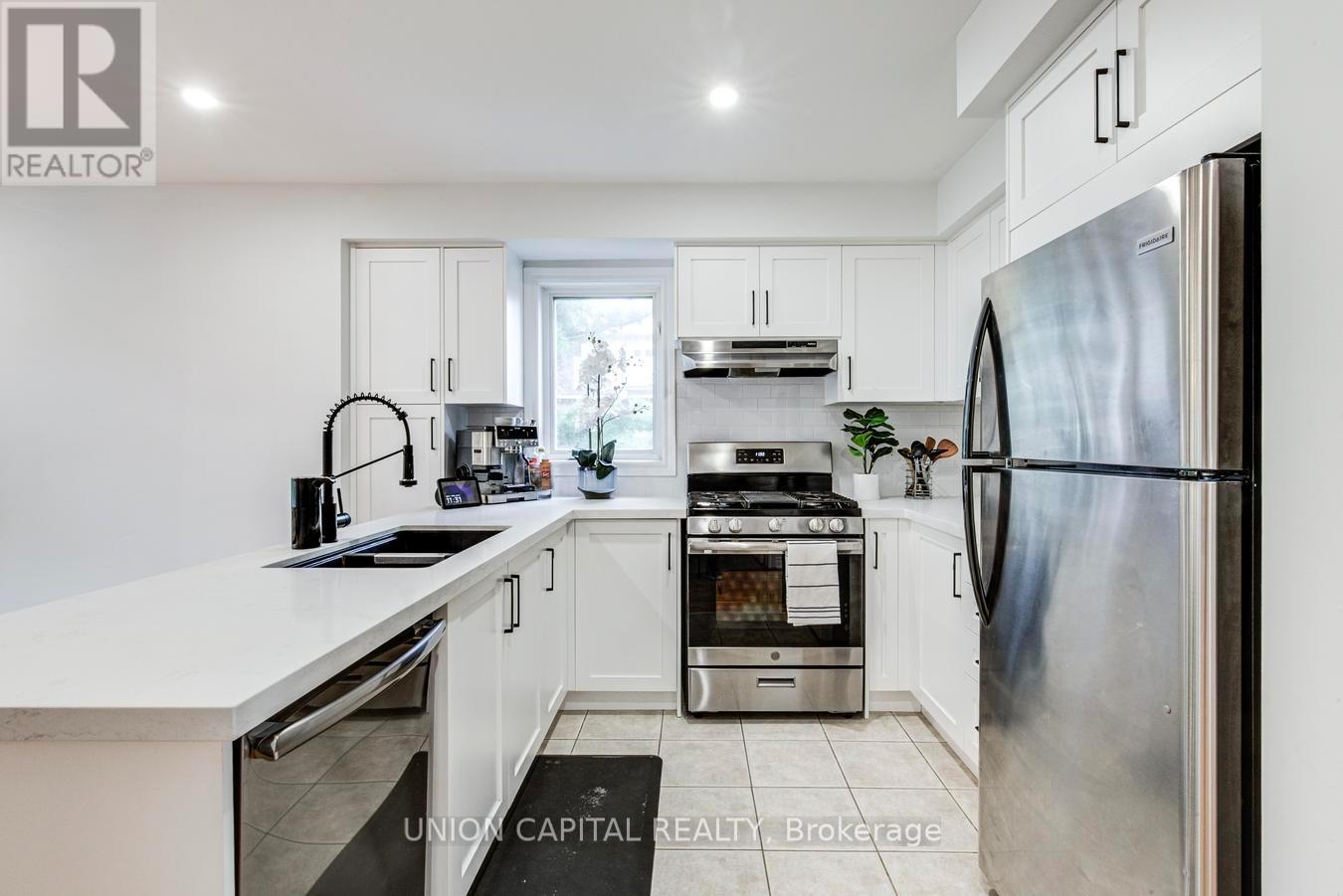 #8 1 BASTEDO AVENUE - 12