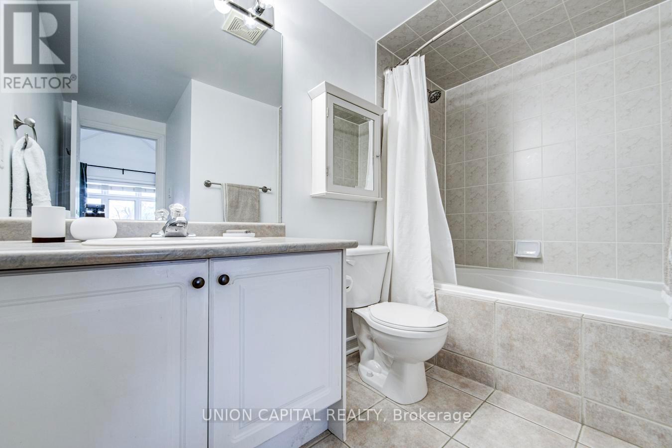 #8 1 BASTEDO AVENUE - 33