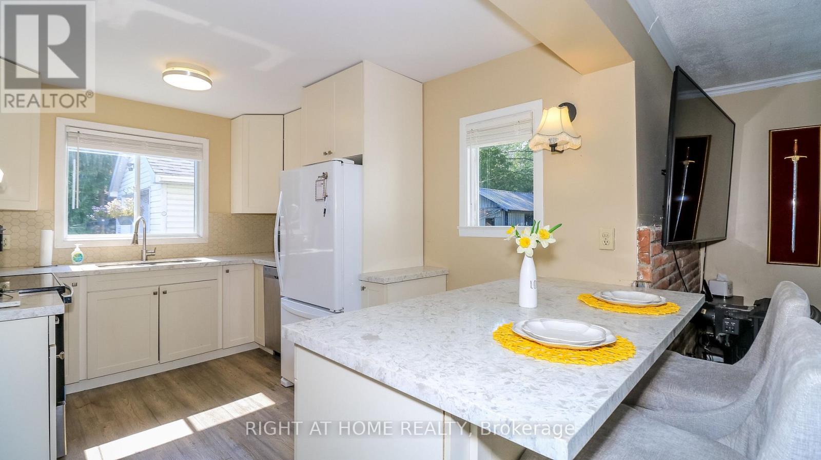 774 JAMES STREET - 23