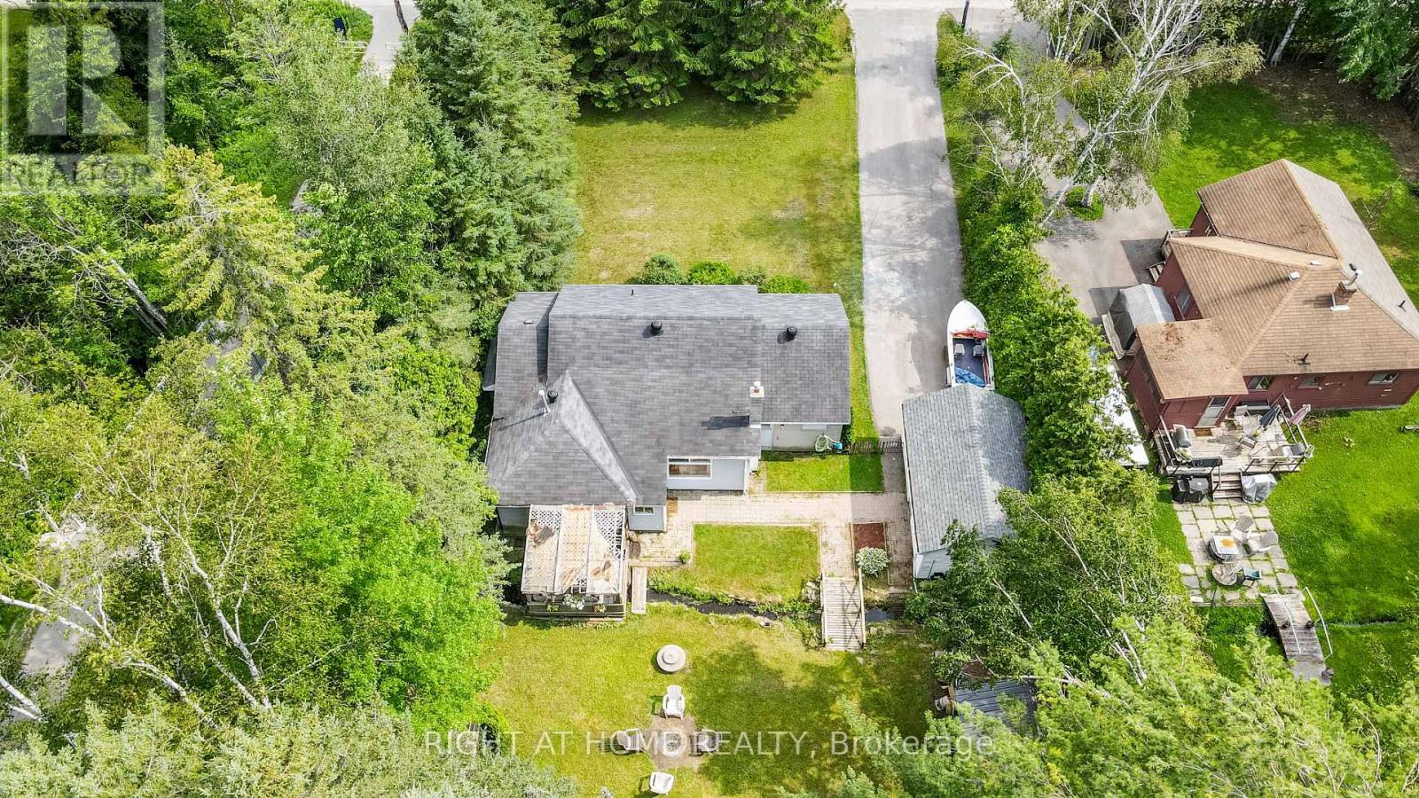 774 JAMES STREET - 27