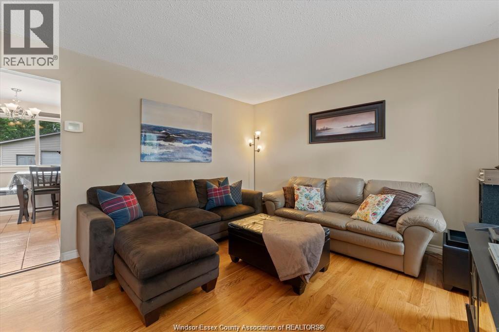 3285 ROSEBRIAR ROAD - 3