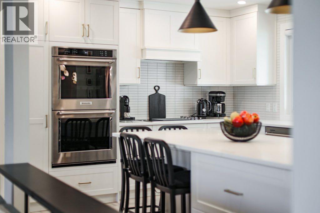 13521 15 Avenue - 15