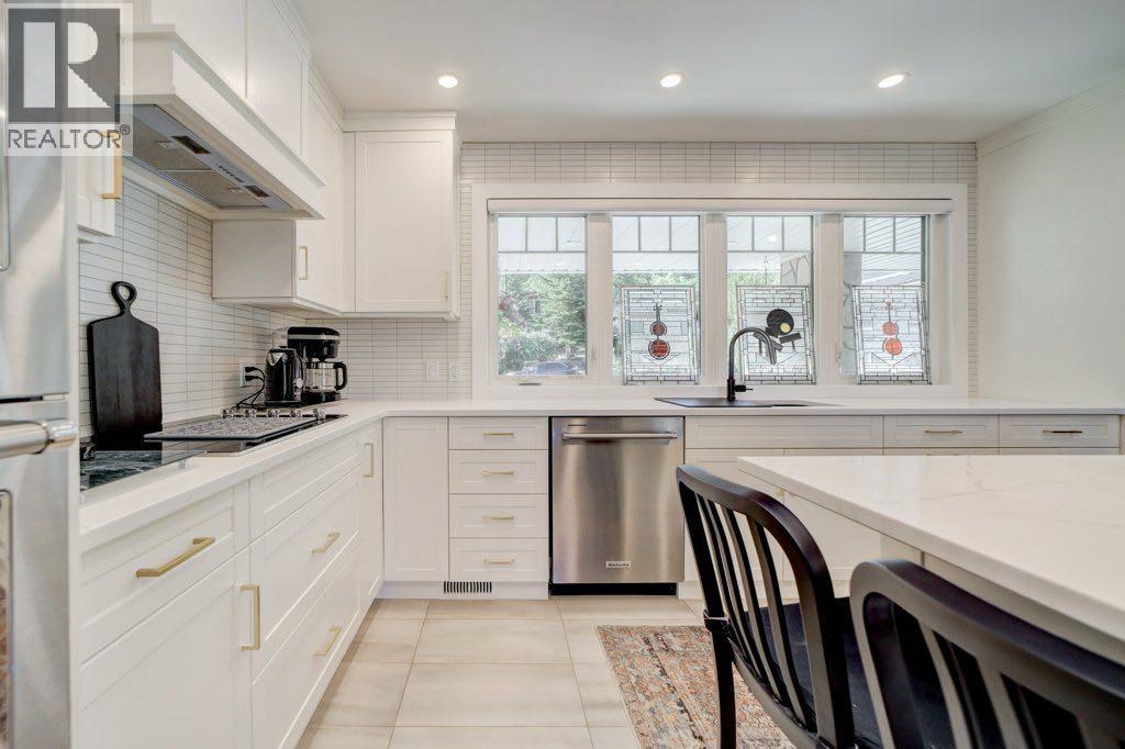 13521 15 Avenue - 14