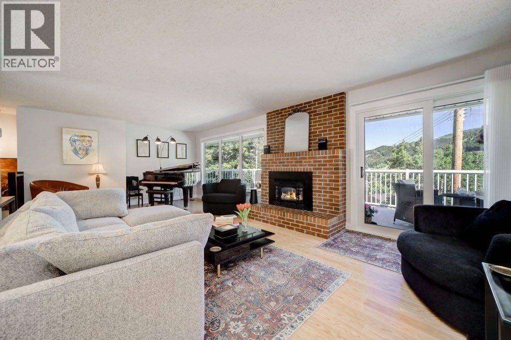 13521 15 Avenue - 18