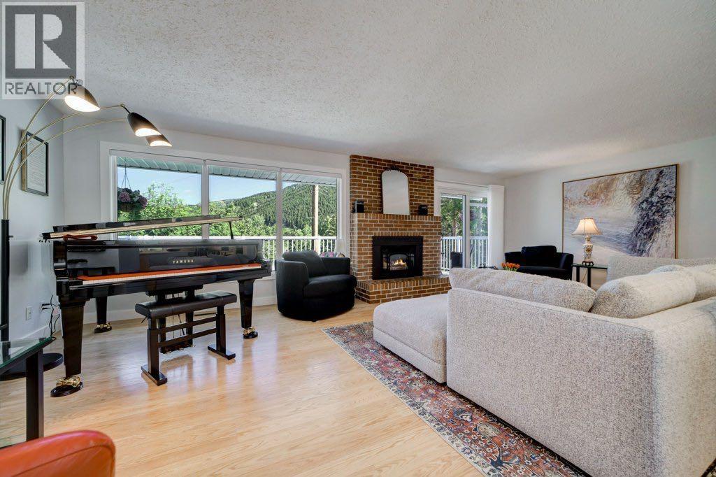 13521 15 Avenue - 21