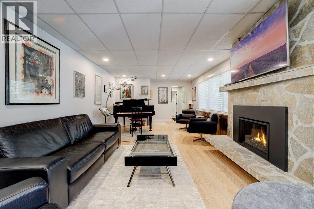 13521 15 Avenue - 33