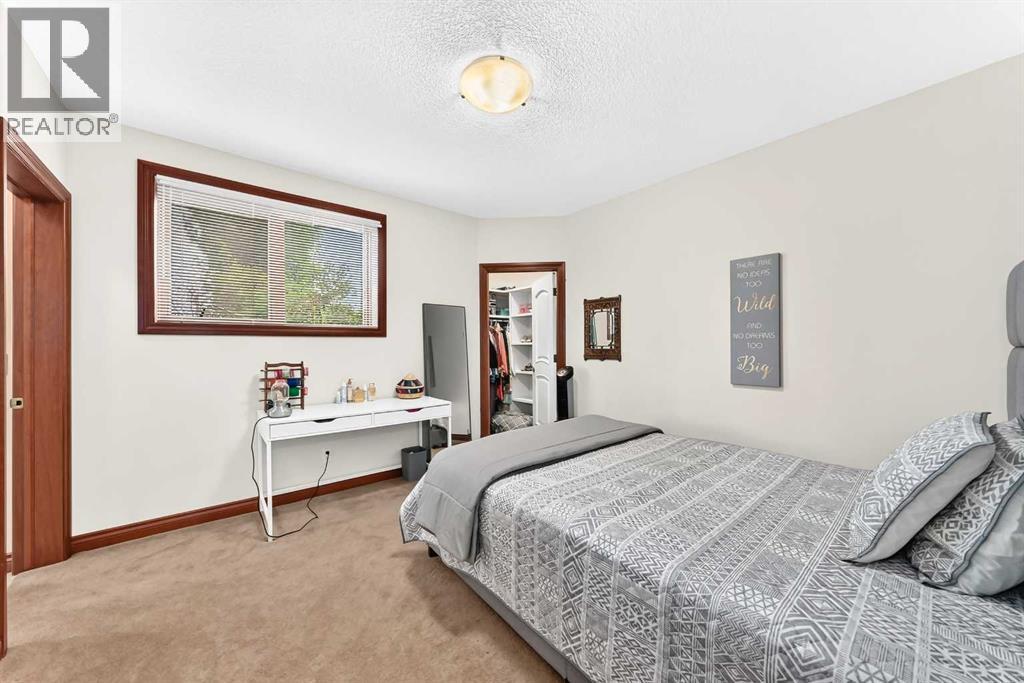 198029 SPRUCE MEADOWS Way - 38