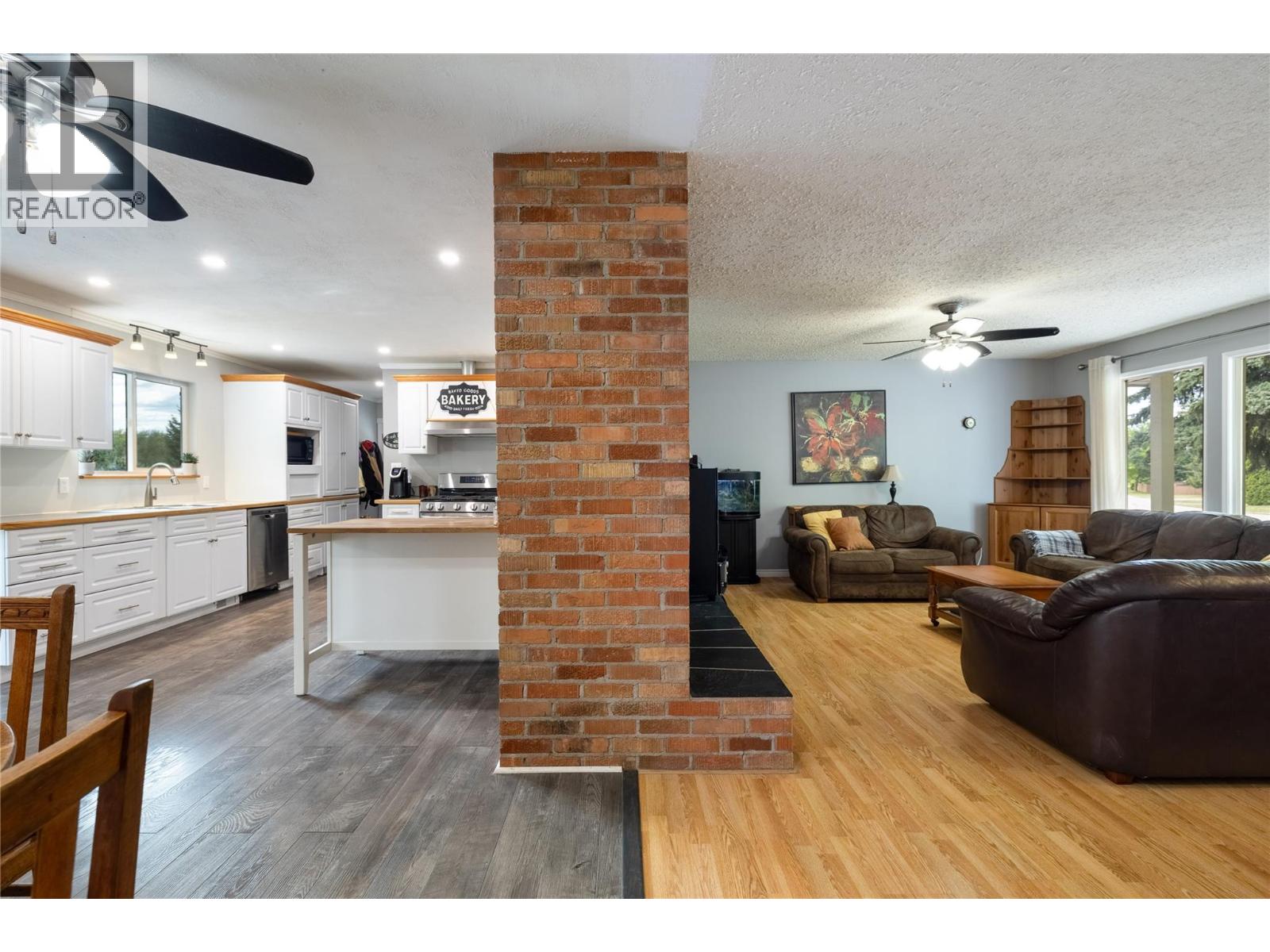 3467 Lockhart Crescent - Image 24