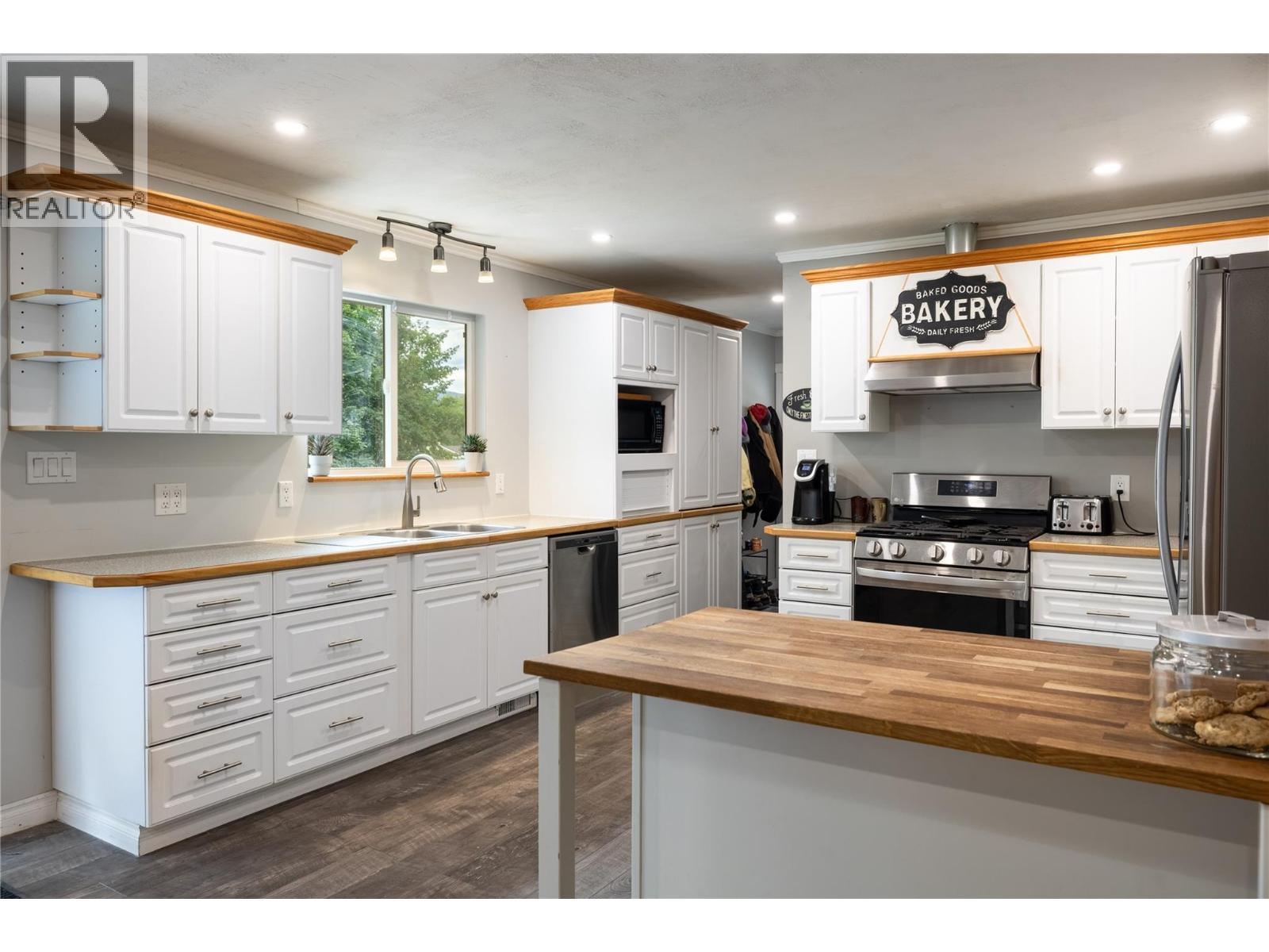 3467 Lockhart Crescent - Image 28
