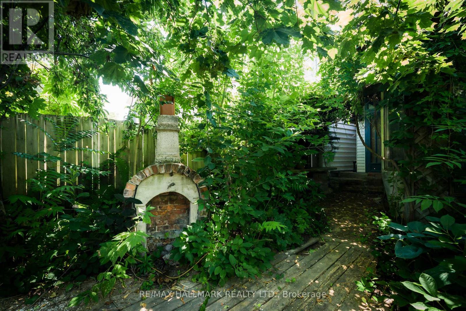 204 YARMOUTH ROAD - 27