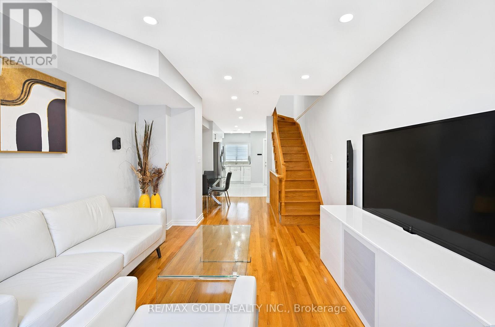 #53 80 STRATHAVEN DRIVE - 15