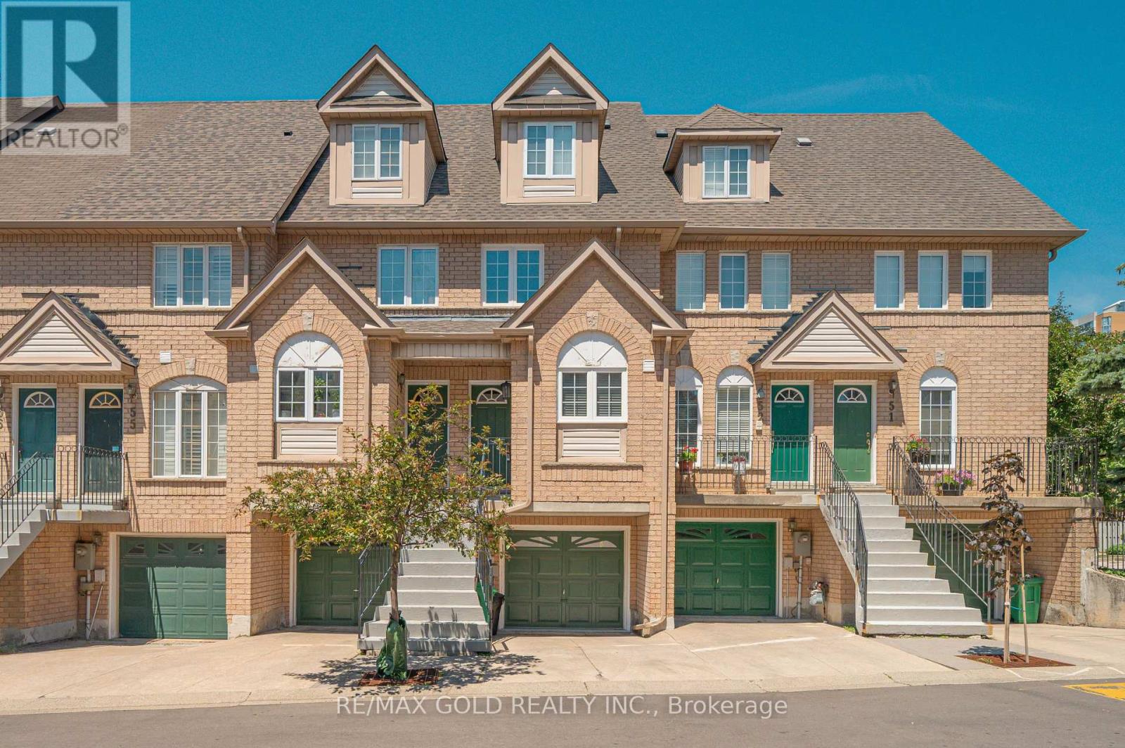 #53 80 STRATHAVEN DRIVE - 2
