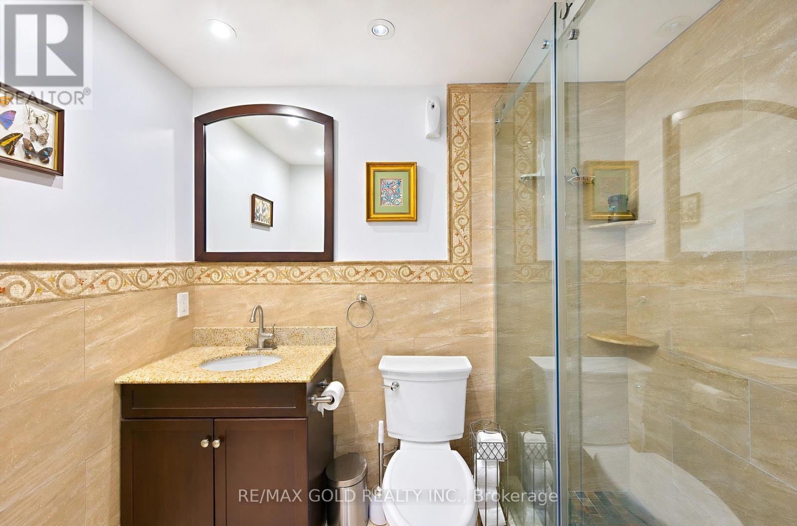 #53 80 STRATHAVEN DRIVE - 29