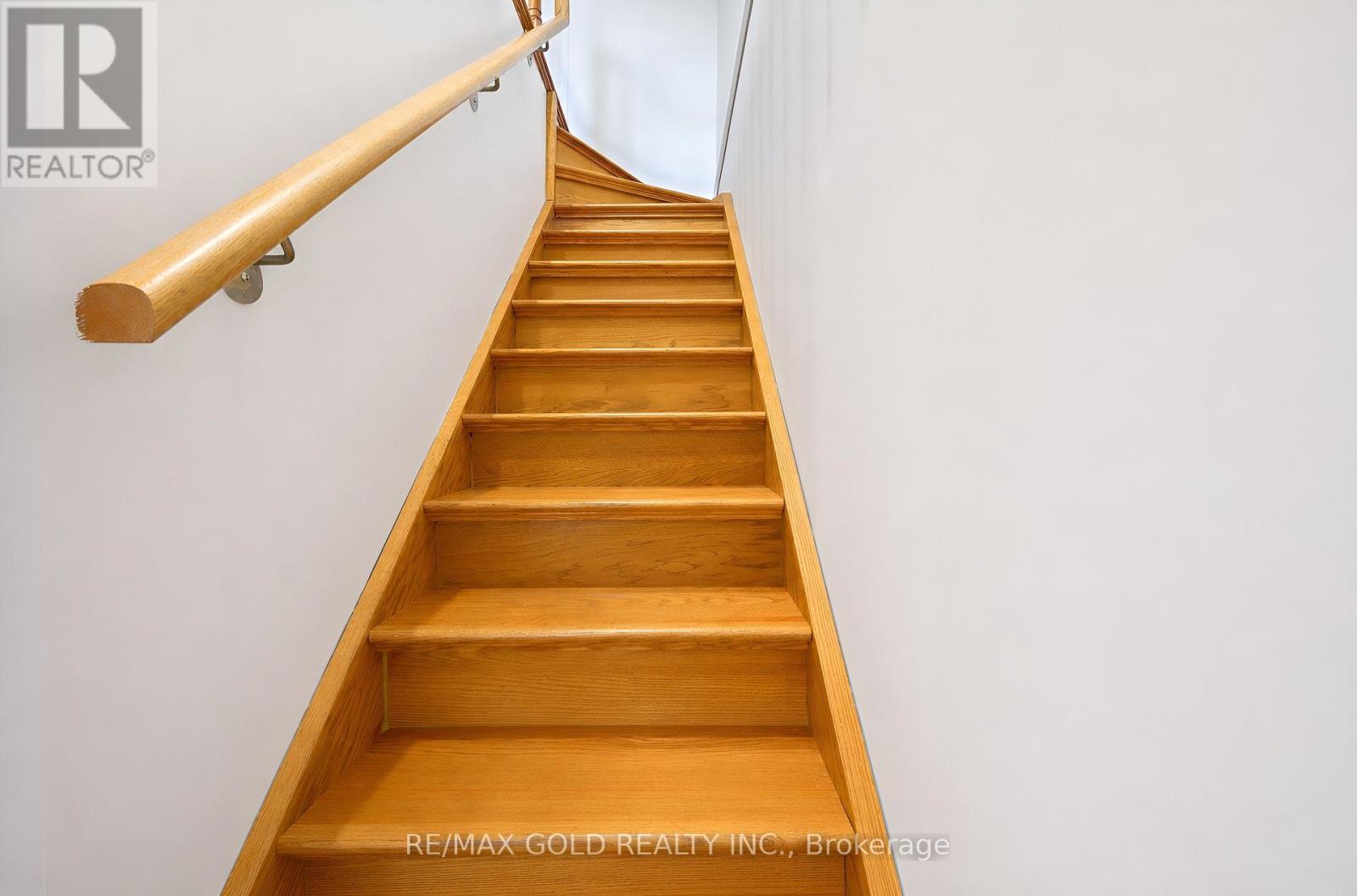 #53 80 STRATHAVEN DRIVE - 30