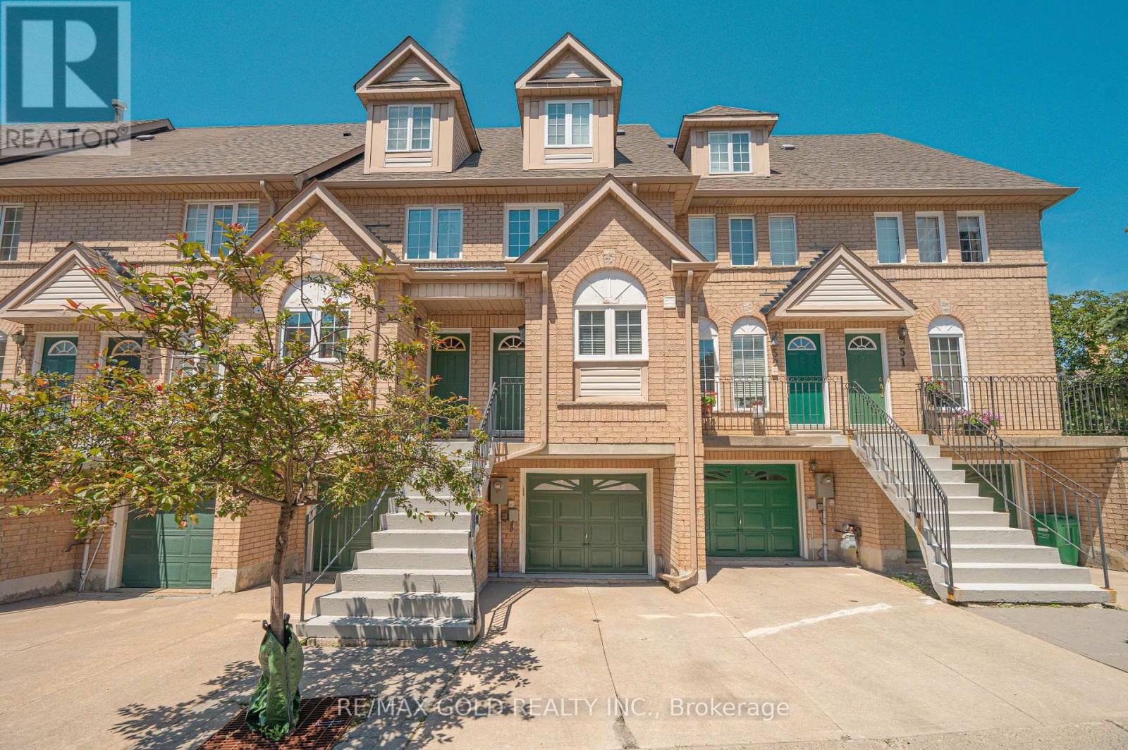 #53 80 STRATHAVEN DRIVE - 4