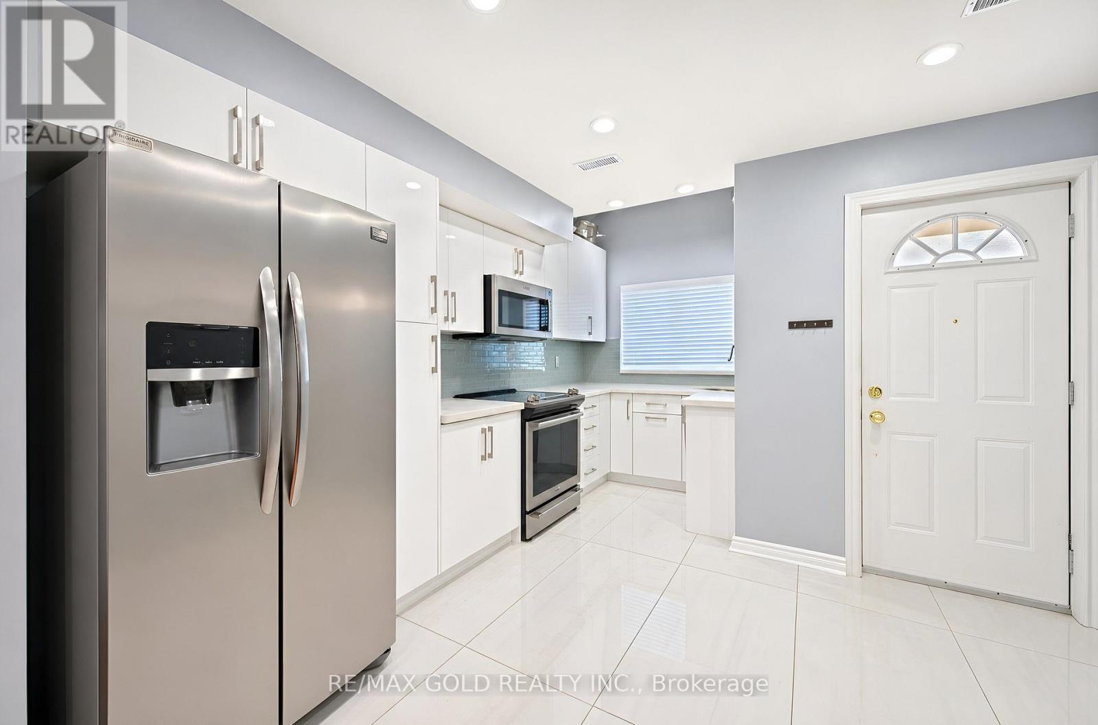 #53 80 STRATHAVEN DRIVE - 8