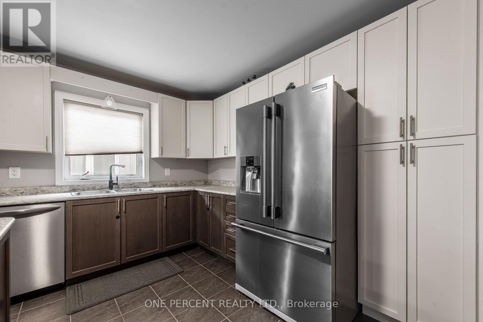 360 ARMSTRONG STREET W - 12