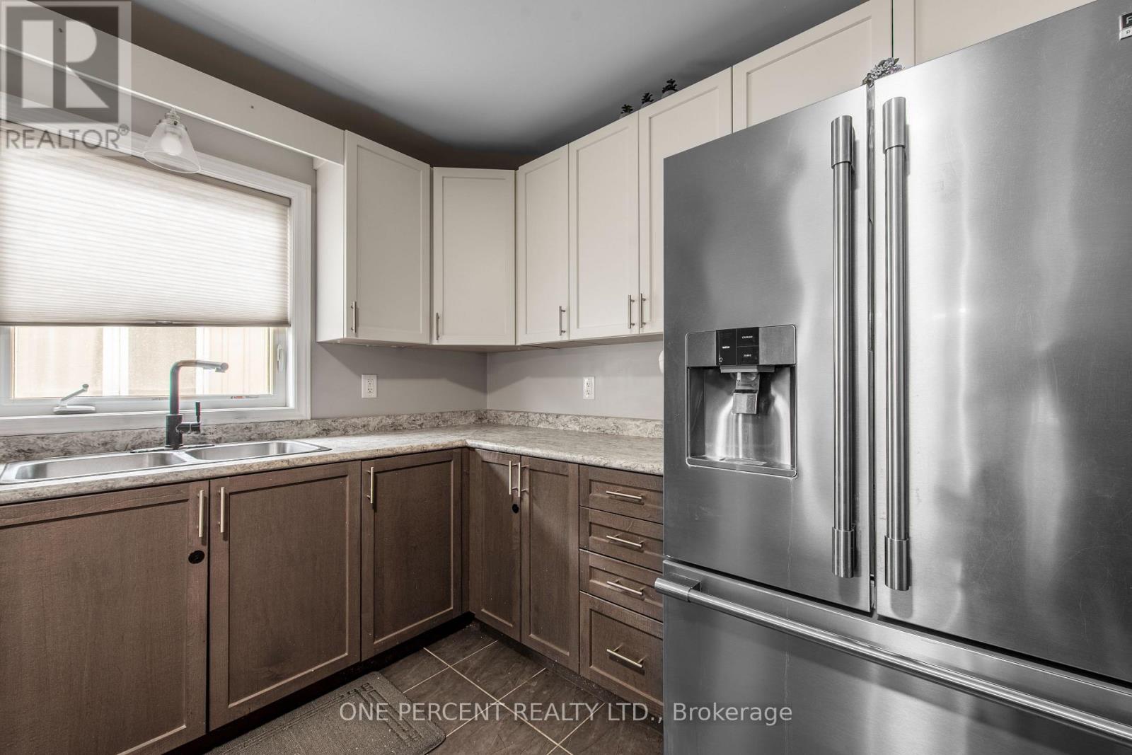 360 ARMSTRONG STREET W - 14