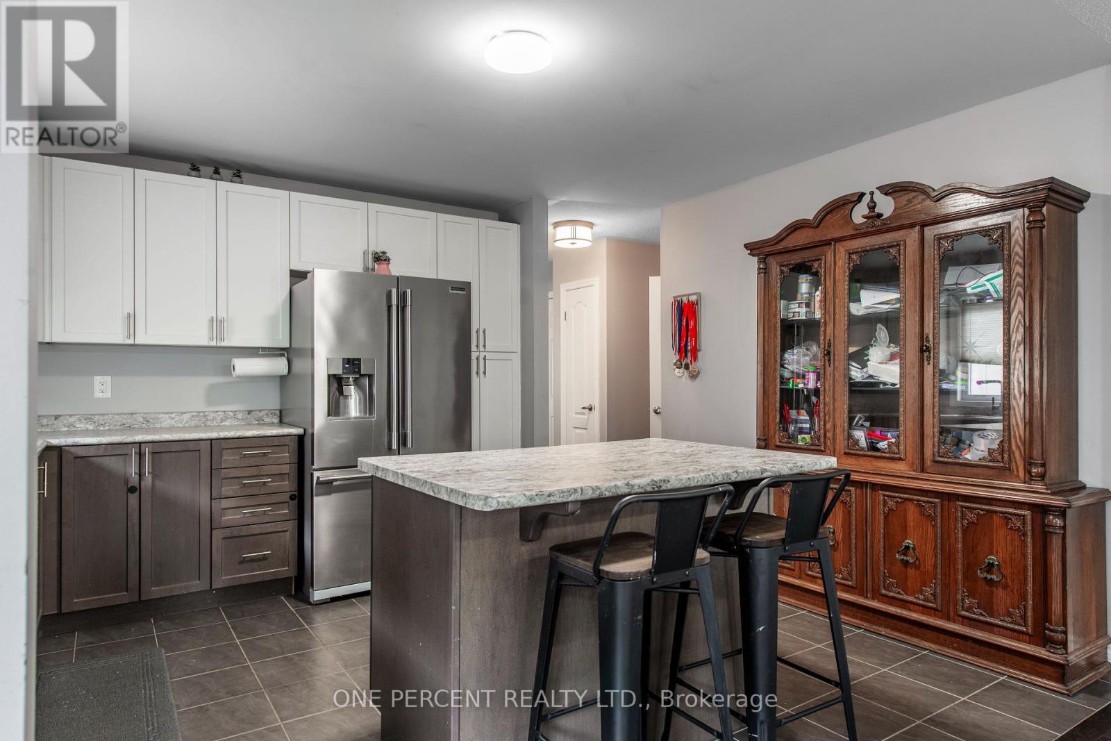 360 ARMSTRONG STREET W - 16