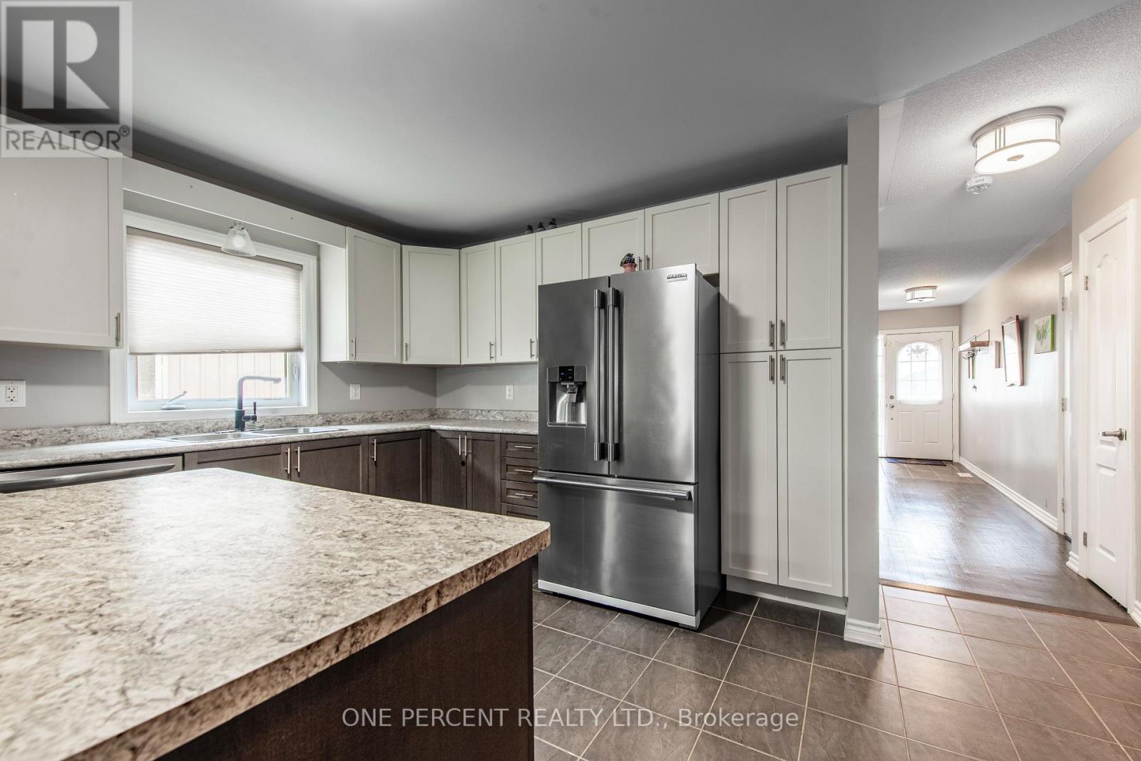 360 ARMSTRONG STREET W - 17