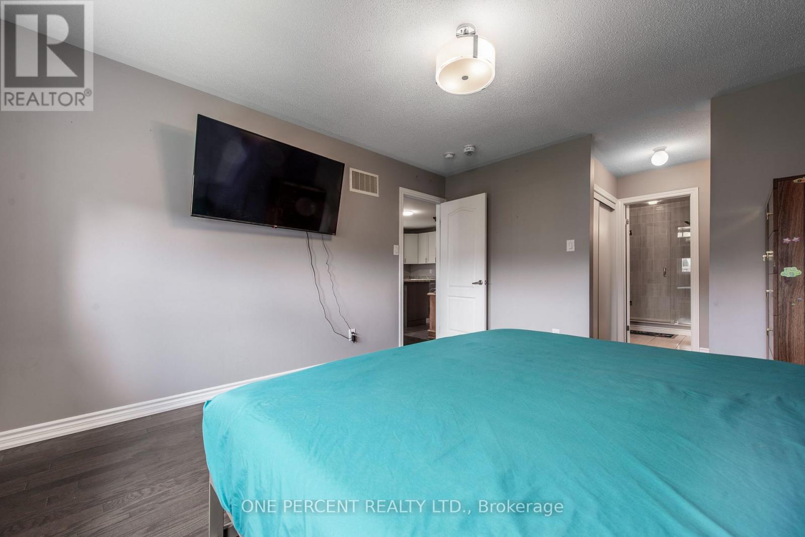 360 ARMSTRONG STREET W - 21