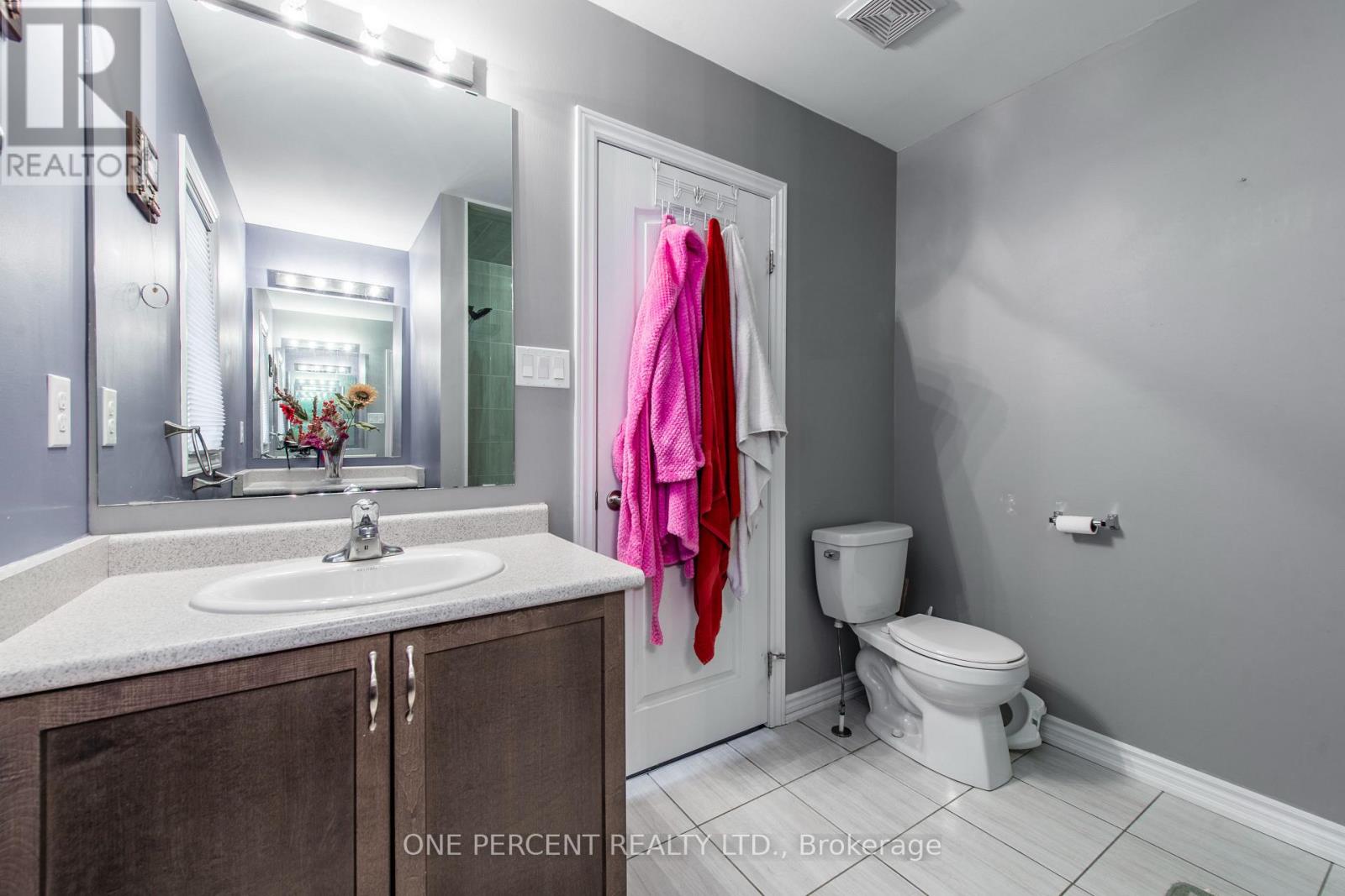 360 ARMSTRONG STREET W - 23