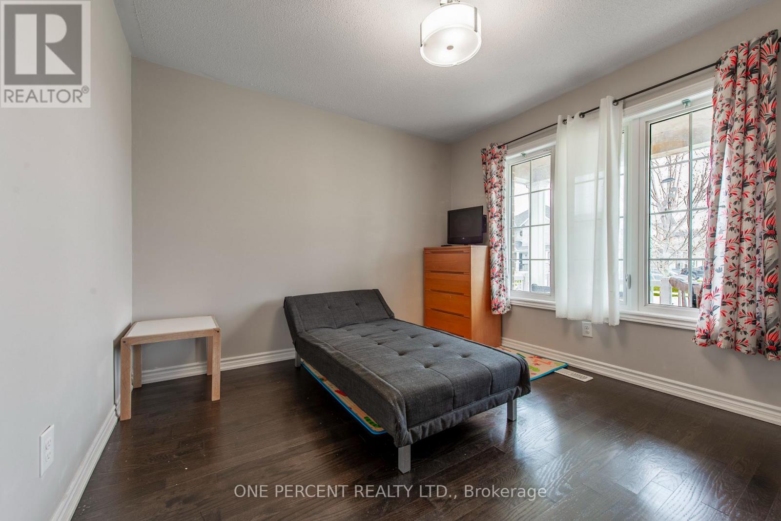 360 ARMSTRONG STREET W - 25