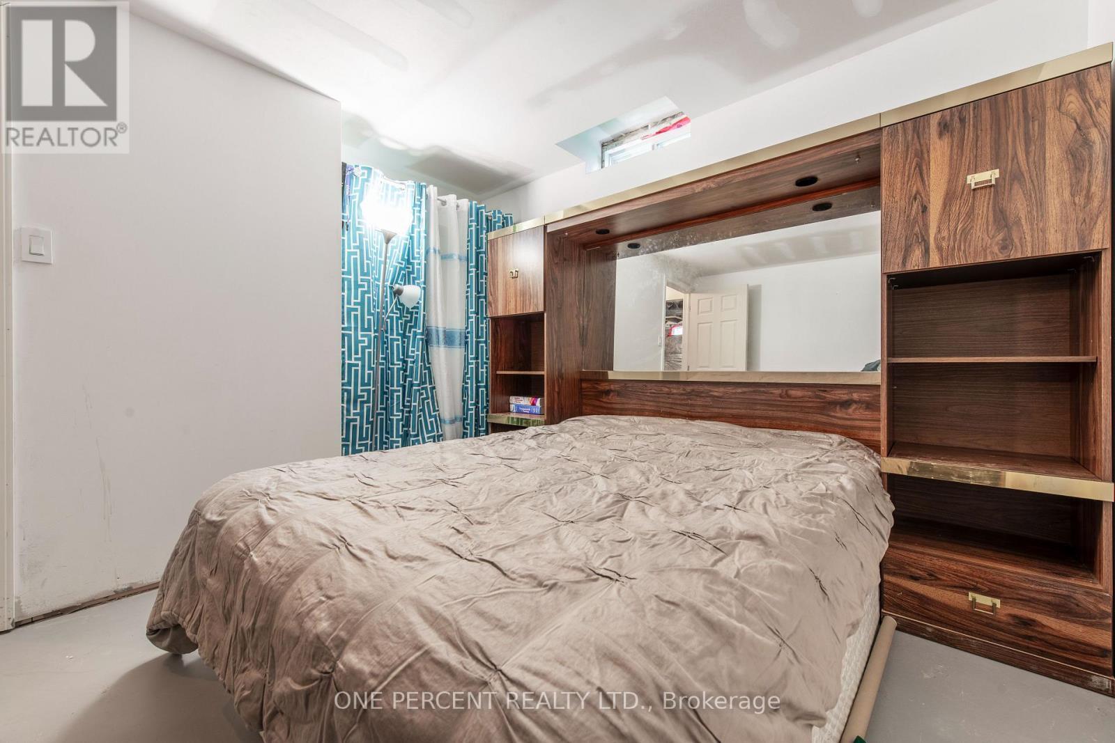 360 ARMSTRONG STREET W - 33