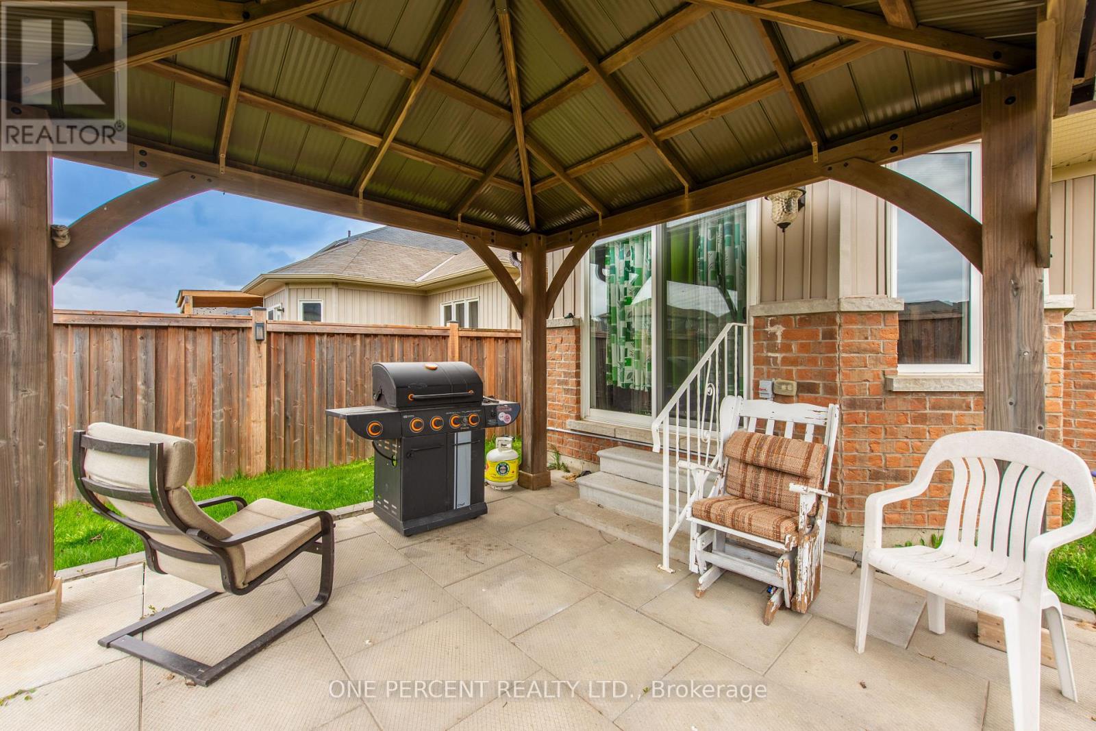 360 ARMSTRONG STREET W - 34