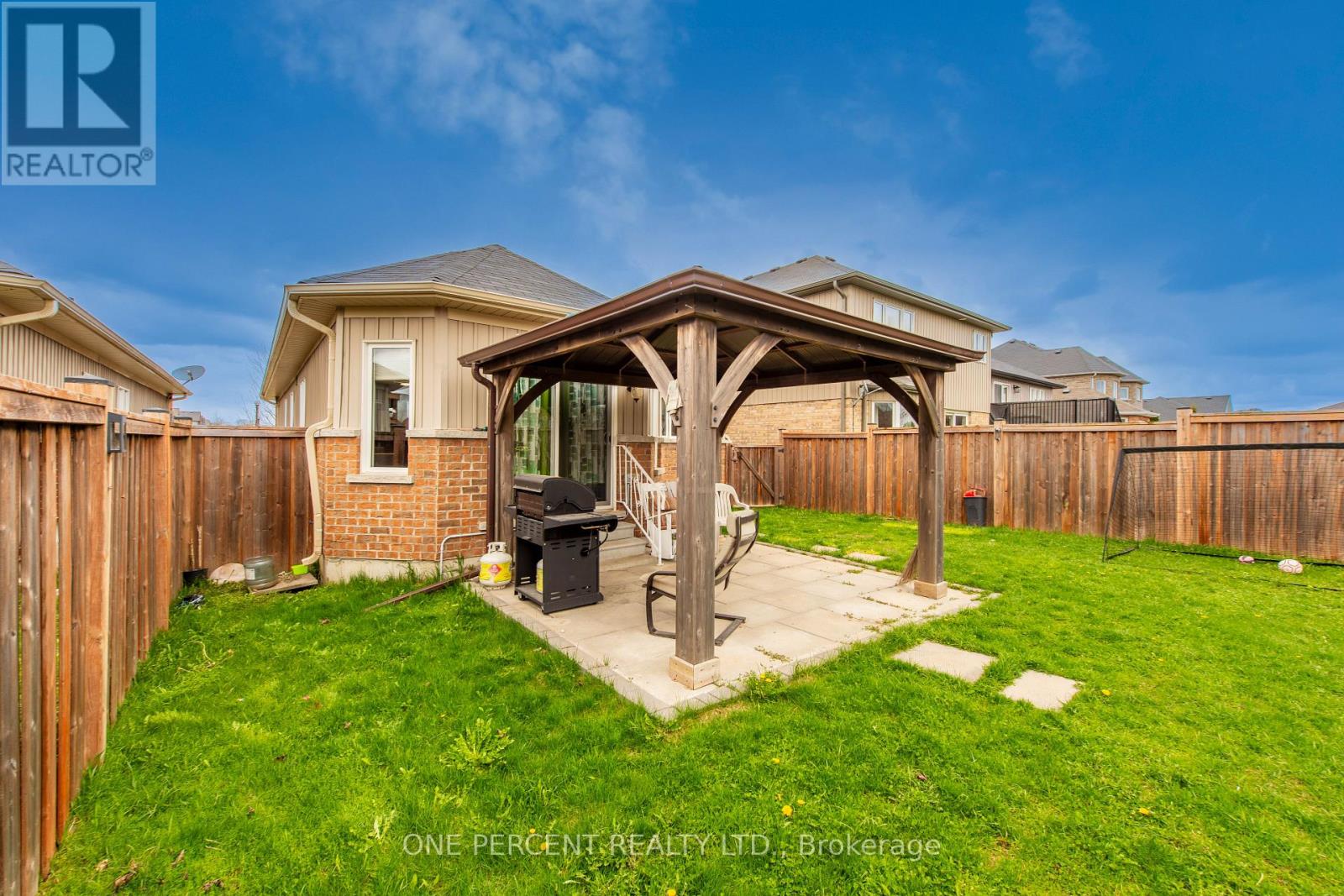 360 ARMSTRONG STREET W - 35