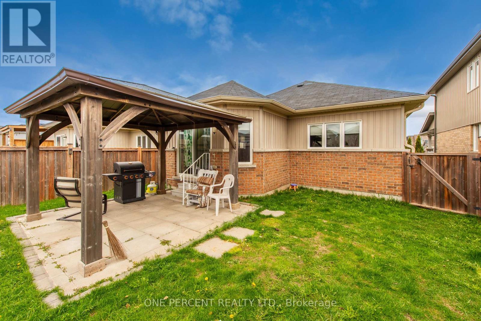 360 ARMSTRONG STREET W - 36