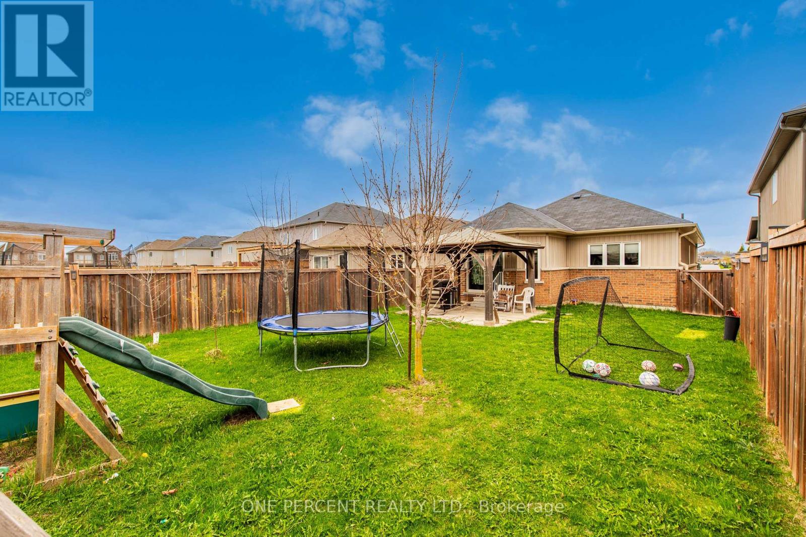 360 ARMSTRONG STREET W - 39