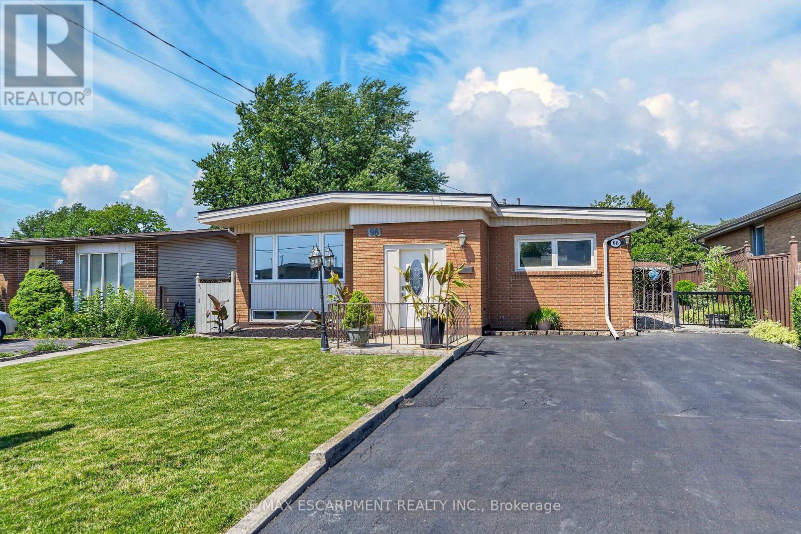 96 FIELDING CRESCENT - 1