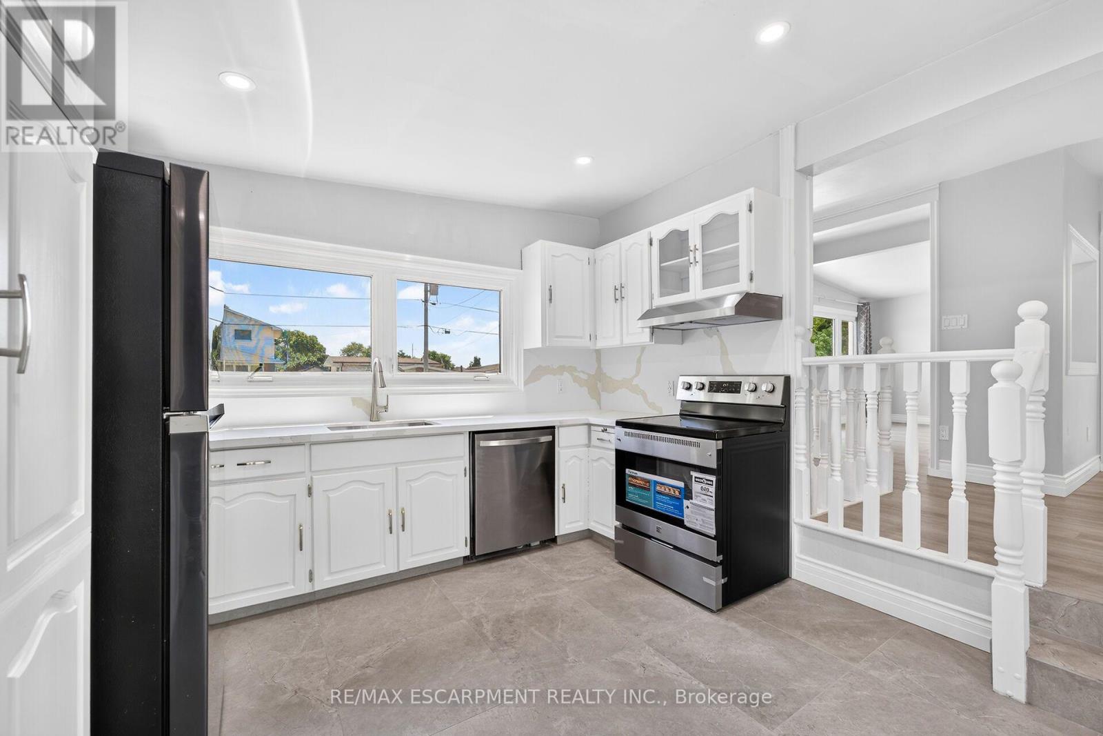 96 FIELDING CRESCENT - 12