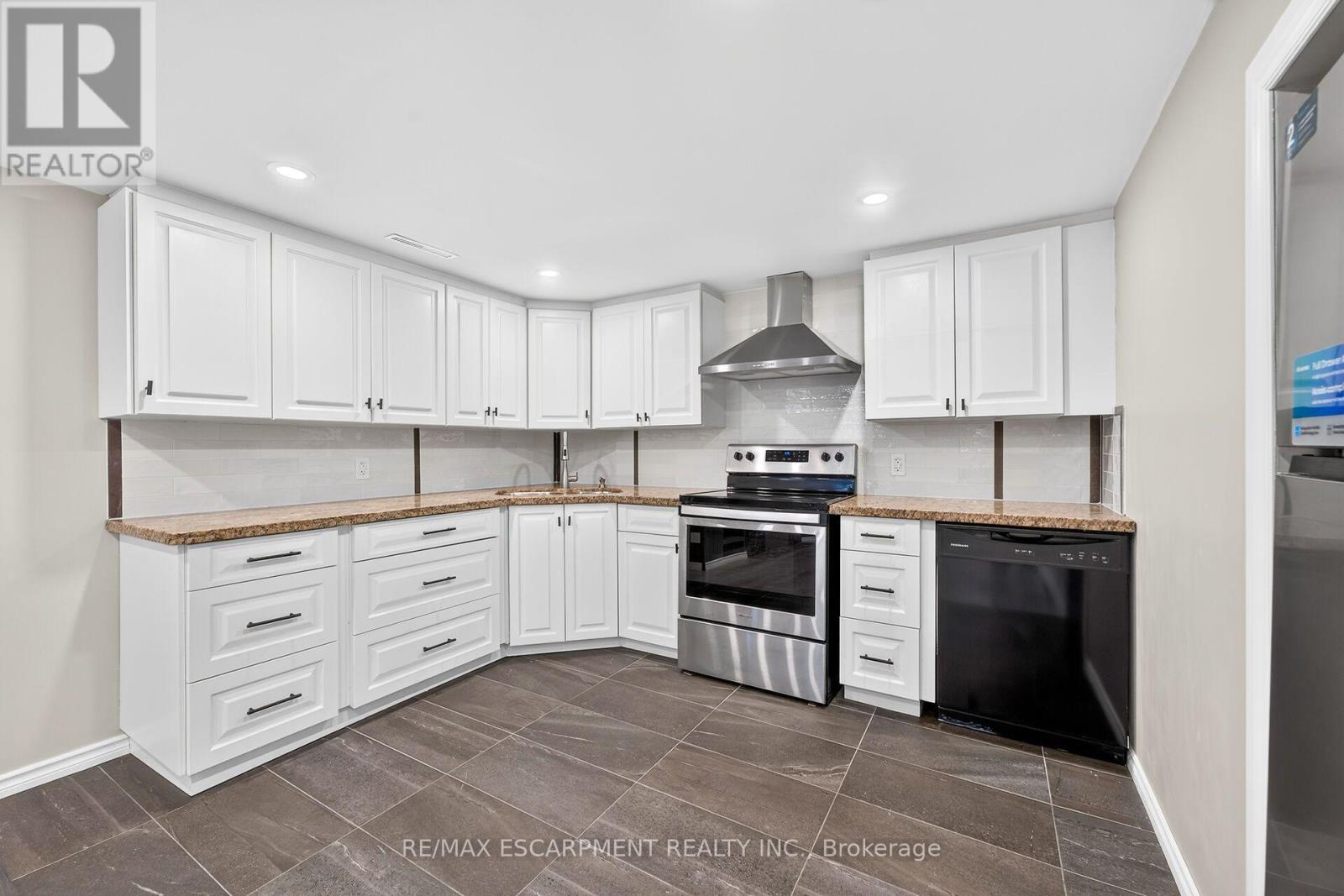 96 FIELDING CRESCENT - 28
