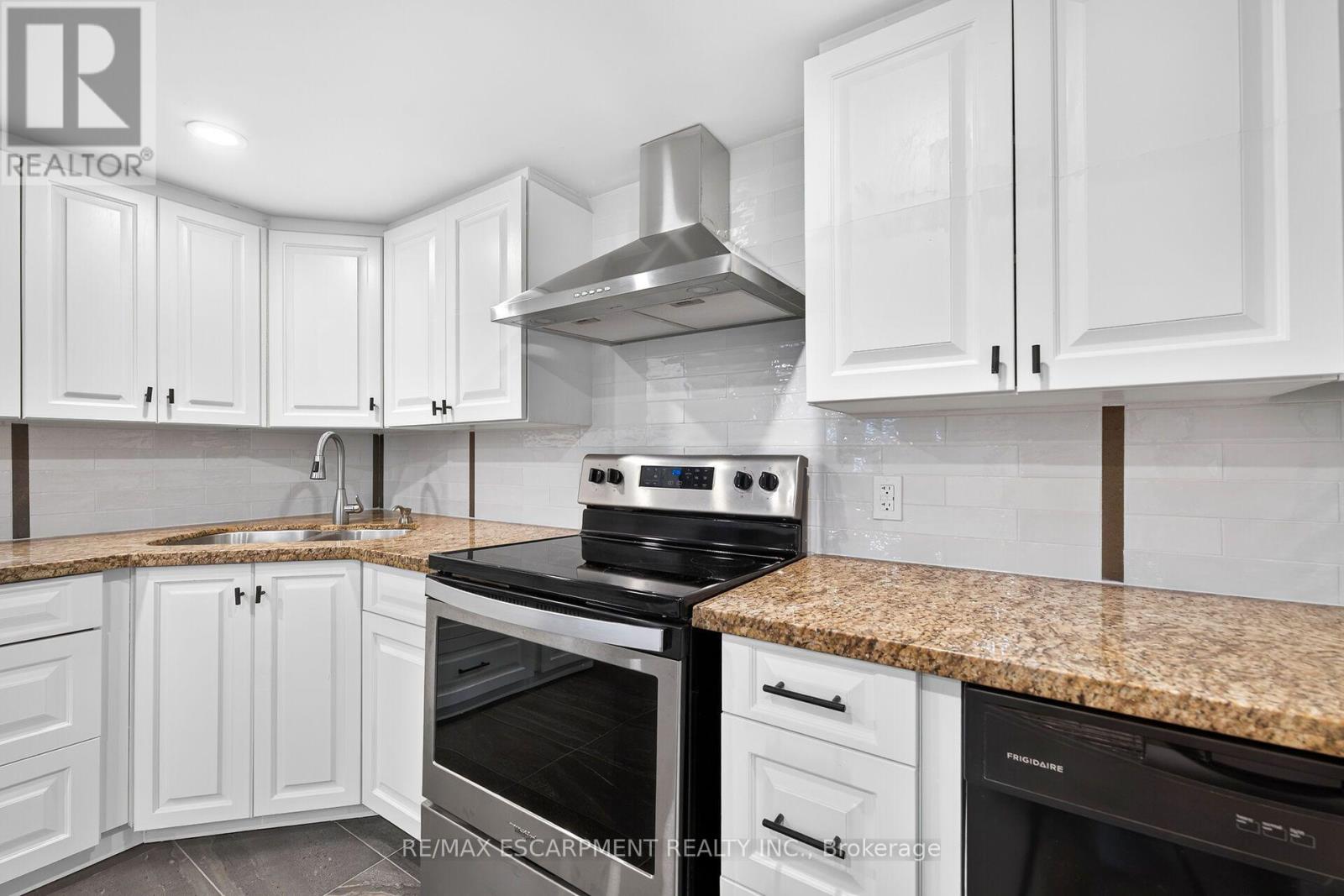 96 FIELDING CRESCENT - 29
