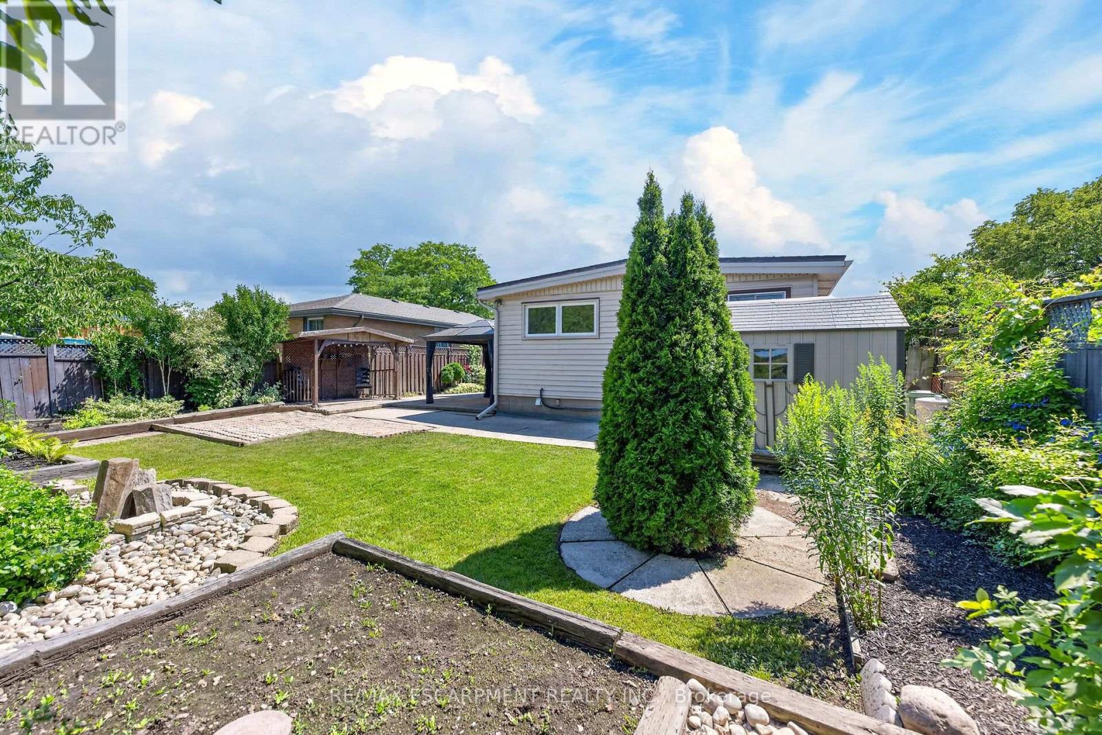 96 FIELDING CRESCENT - 38