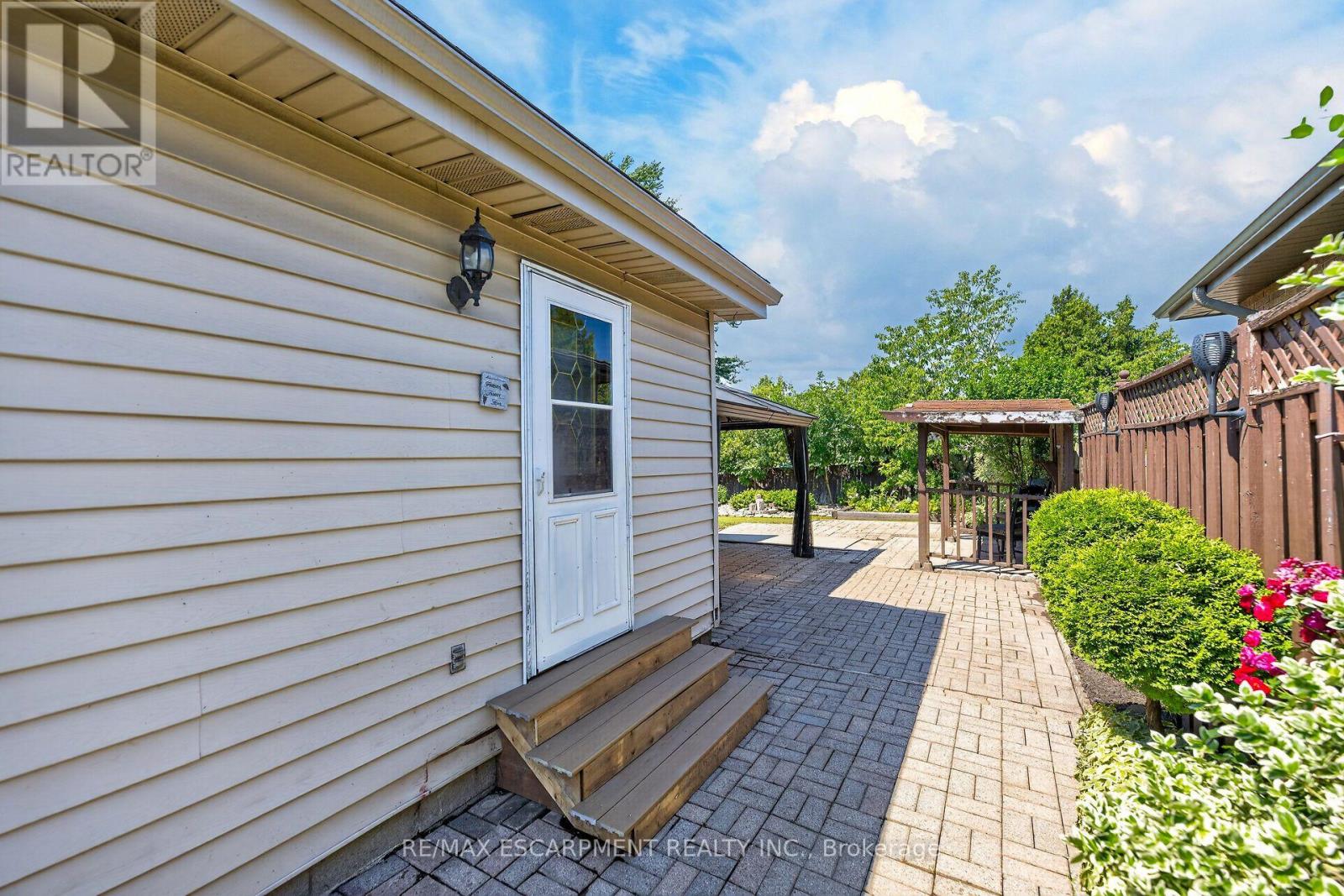 96 FIELDING CRESCENT - 43