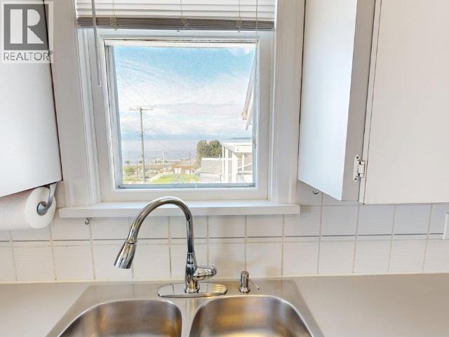 4439 OMINECA AVE - 20