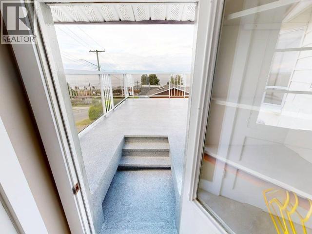 4439 OMINECA AVE - 18
