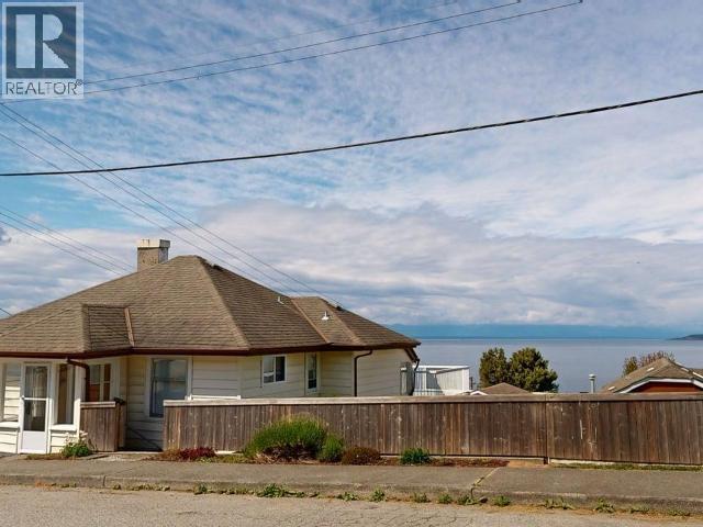 4439 OMINECA AVE - 4