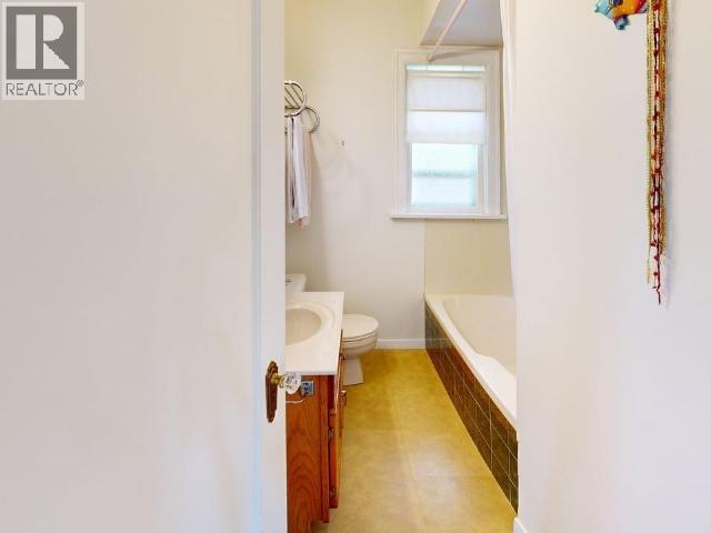 4439 OMINECA AVE - Image 31