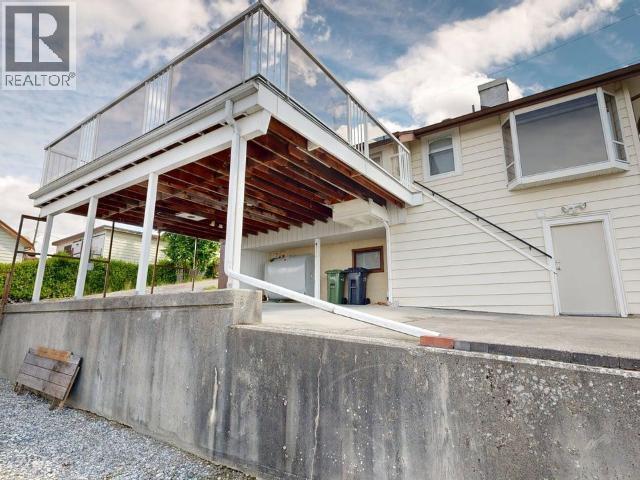 4439 OMINECA AVE - 34