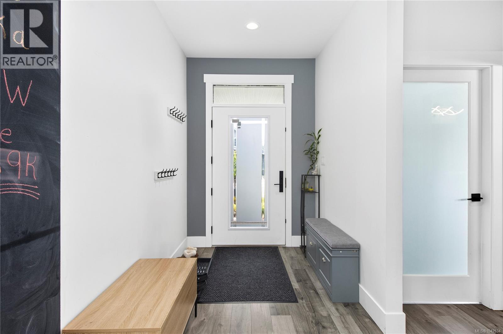 720 Sitka St - 4