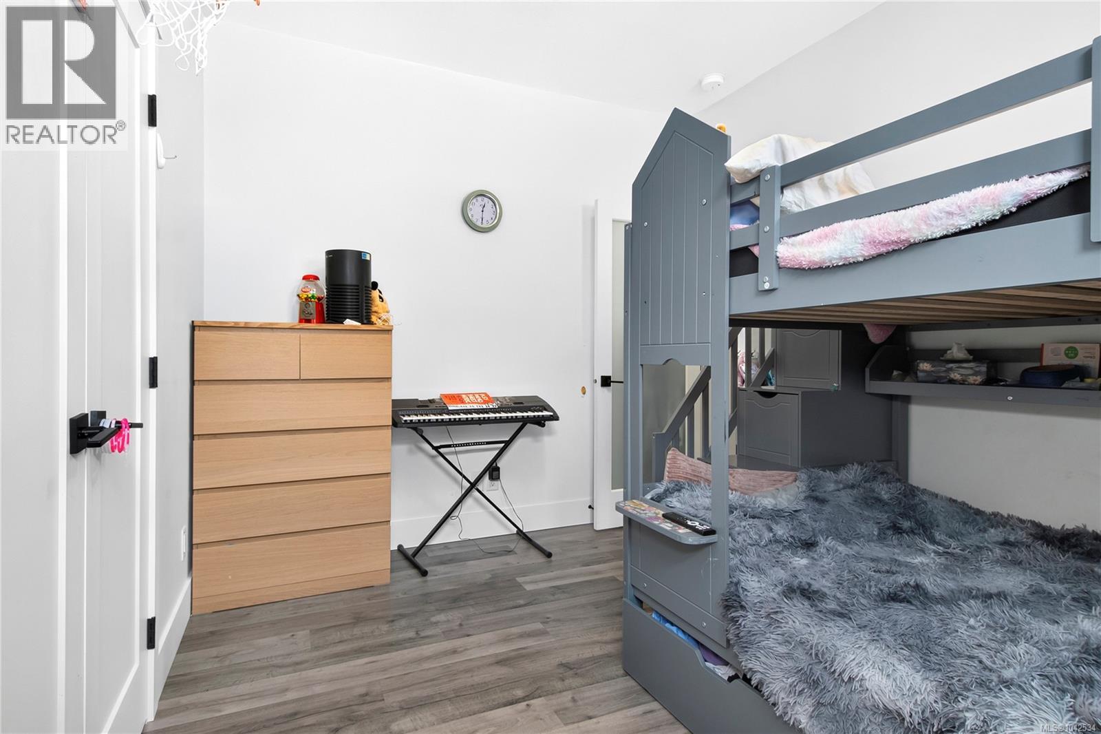 720 Sitka St - 26