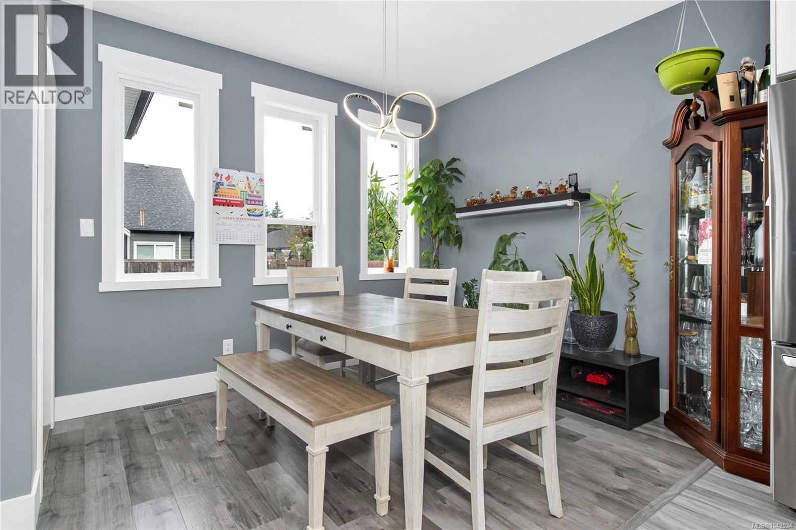 720 Sitka St - 13