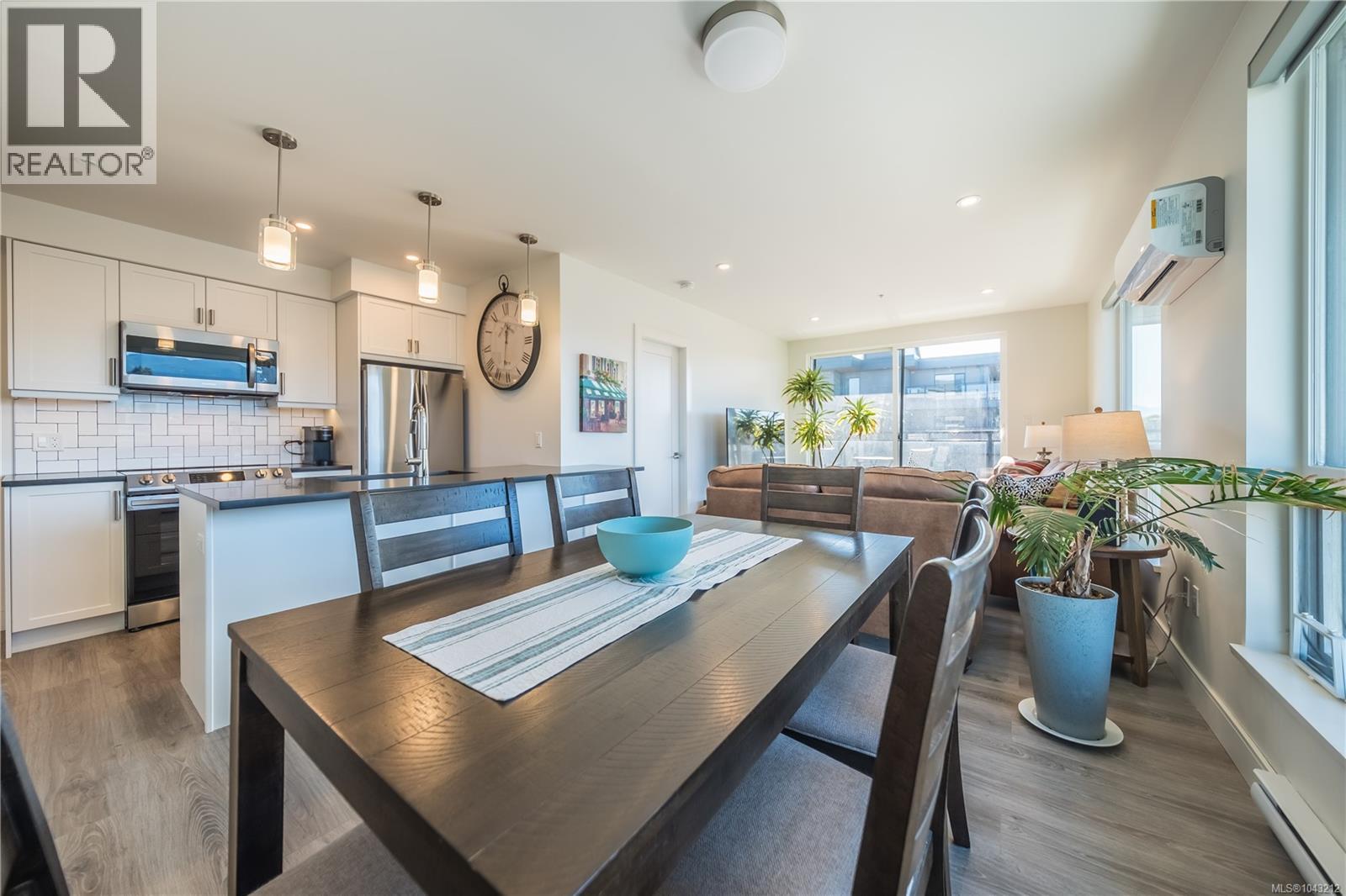 #407 119 Haliburton St - 6