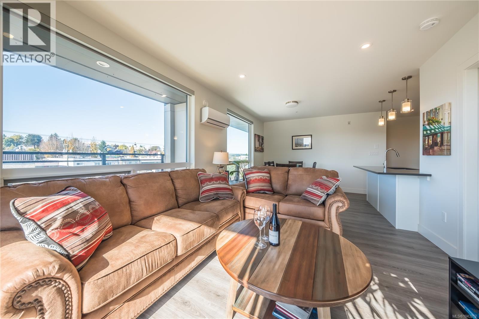 #407 119 Haliburton St - 16