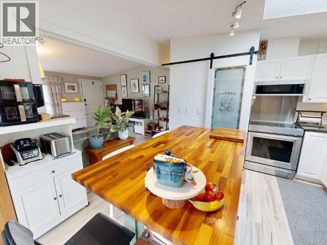 250-7575 DUNCAN STREET - 15