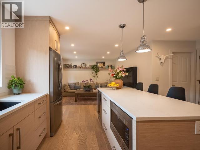 6385 SUTHERLAND AVE - 28